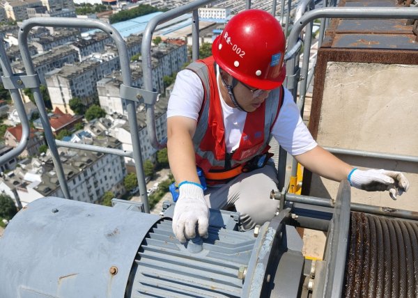 优配交易 中建五局一公司开展大型设备安全管理实训营活动