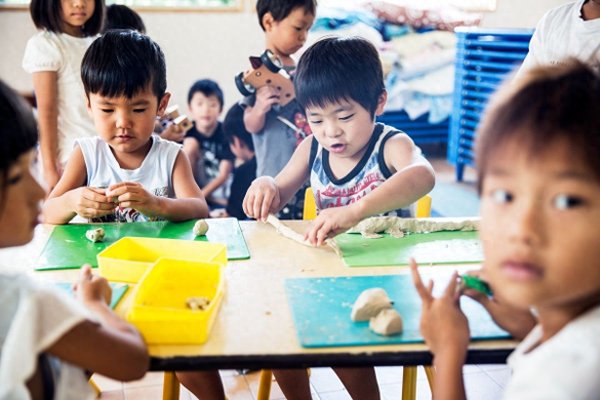 华生证券 孩子上幼儿园后有这3个特征，说明有学霸潜质，别忽视！